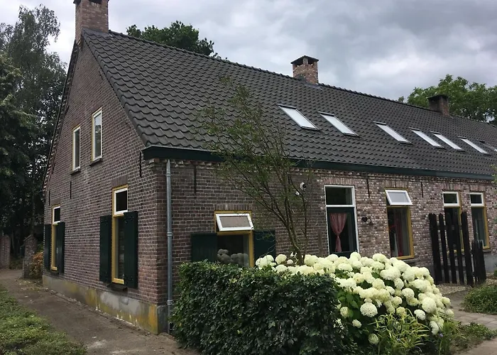 In Het Voorhuis 3*